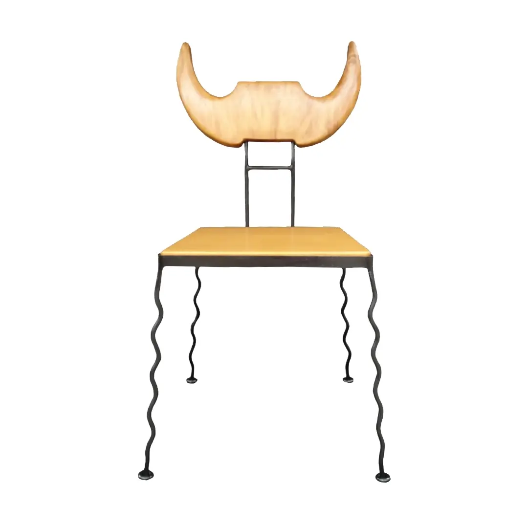 Chaise Un taureau dans l’arène de Guy Bucchi